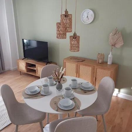 City-Apartment Mit Parkplatz & Fahrradraum! Nur 300M Zum Stadthafen Schwerin  Exterior photo