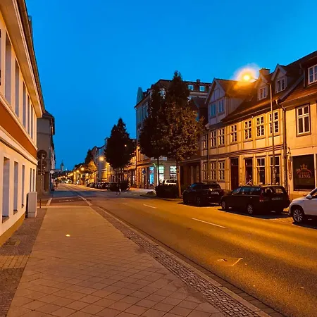 City-Apartment Mit Parkplatz & Fahrradraum! Nur 300M Zum Stadthafen Schwerin  Exterior photo