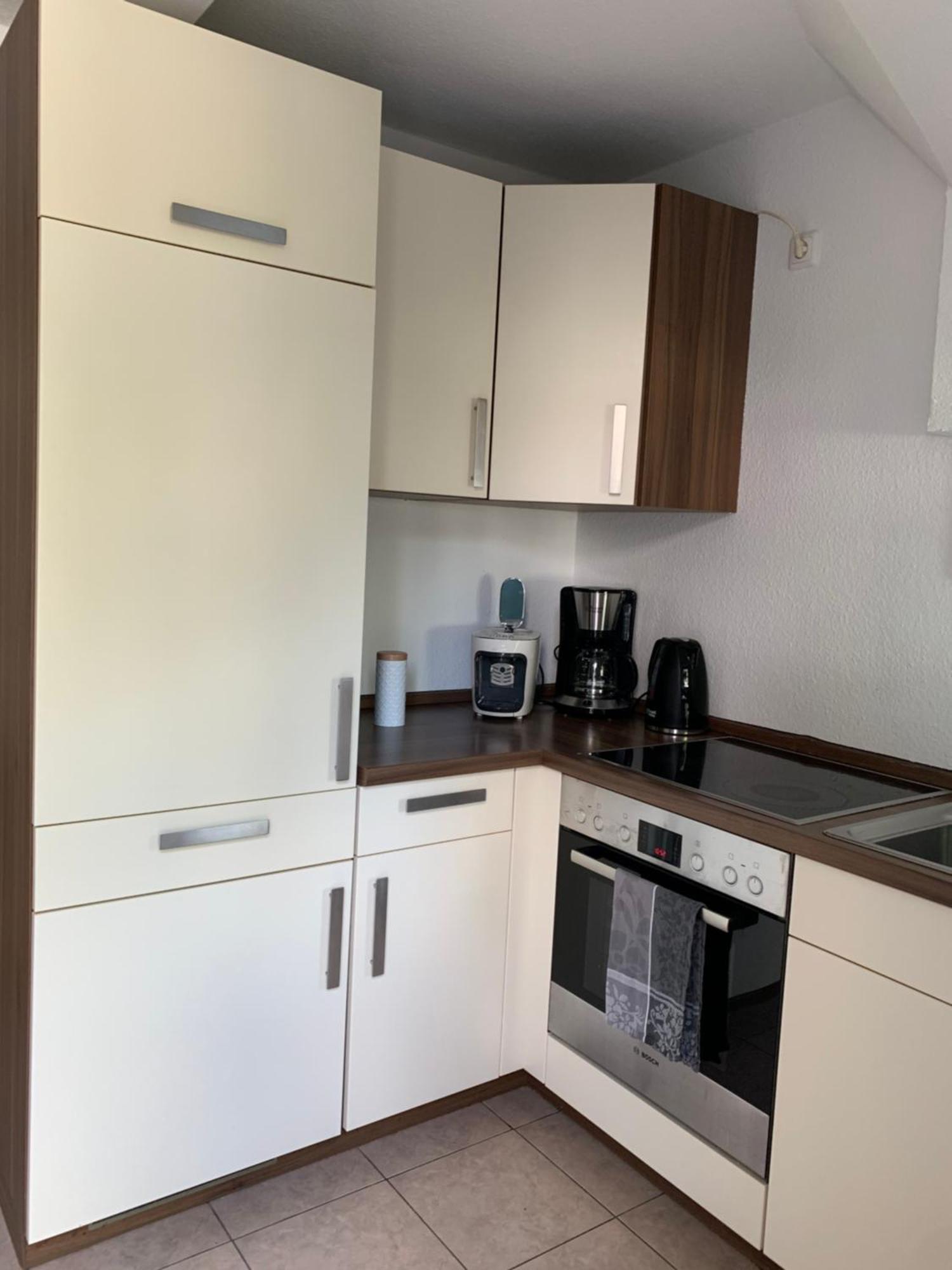 City-apartment Mit Parkplatz & Fahrradraum! Nur 300m Zum Stadthafen Schwerin (Mecklenburg-Vorpommern)