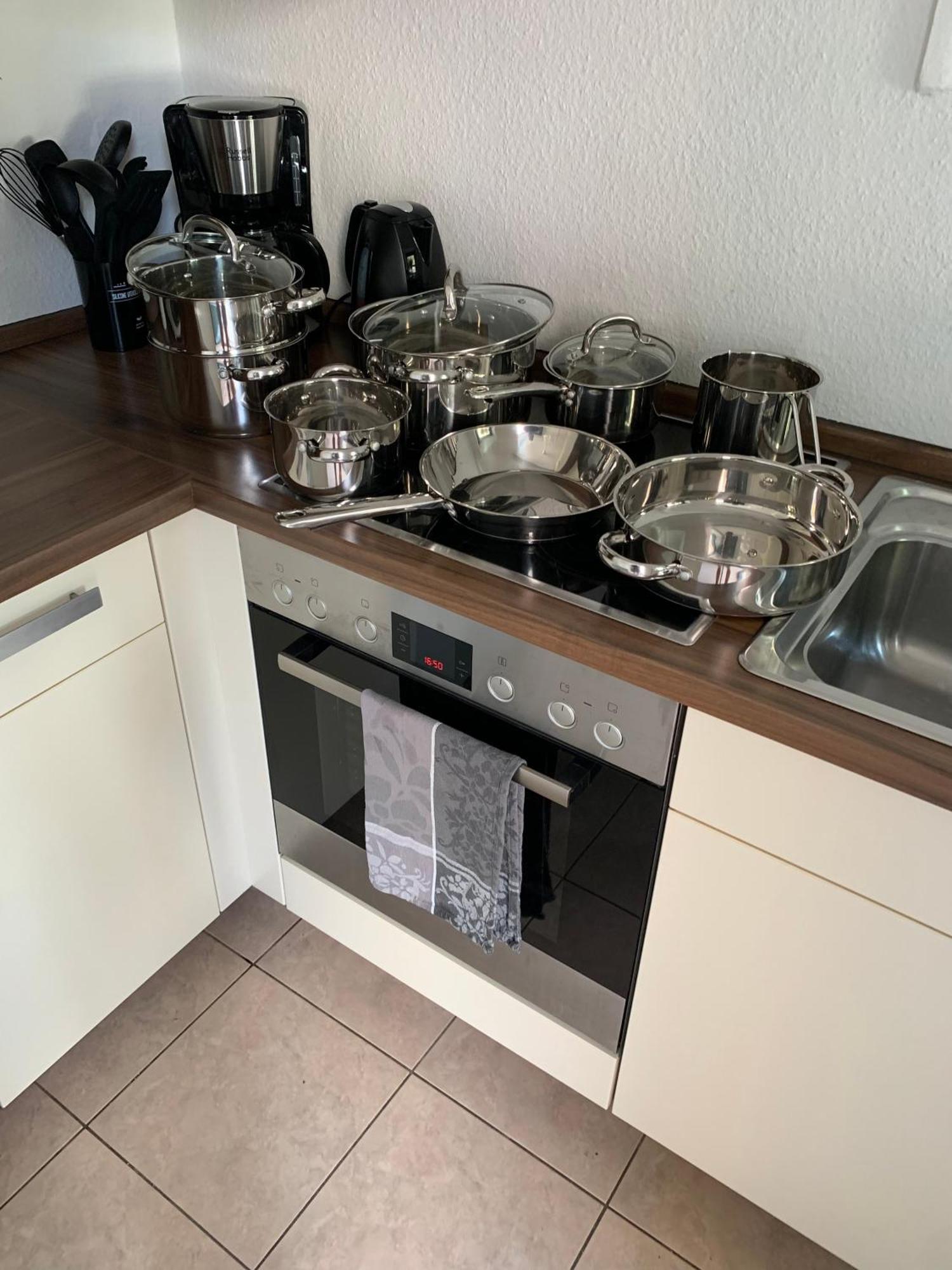 City-apartment Mit Parkplatz & Fahrradraum! Nur 300m Zum Stadthafen Schwerin (Mecklenburg-Vorpommern)